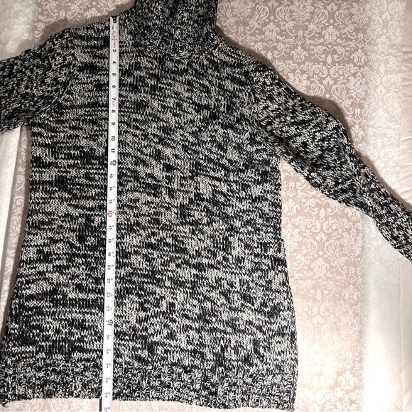 Sundance ~Marled Long Relaxed Turtleneck Sweater in size Small - Picture 12 of 13